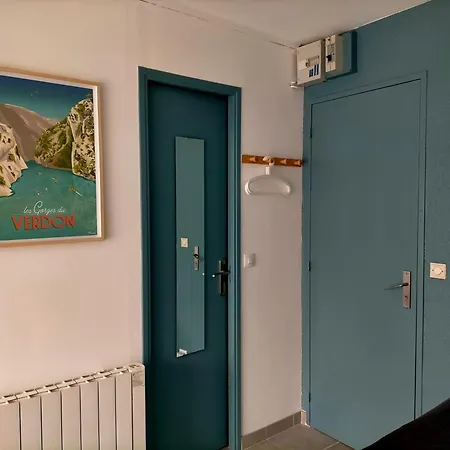 Le Provence 2 étoiles équipé, Wifi, Parking * Gréoux-les-Bains