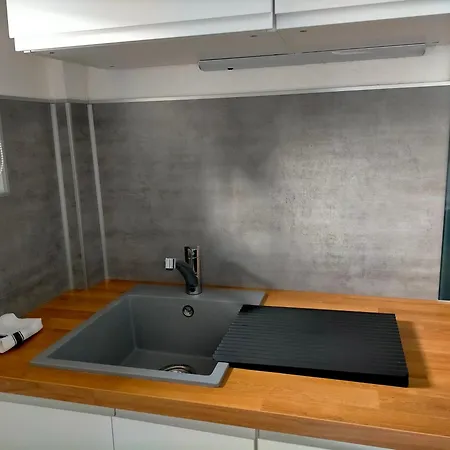 Le Provence 2 Etoiles Equipe, Wifi, Parking